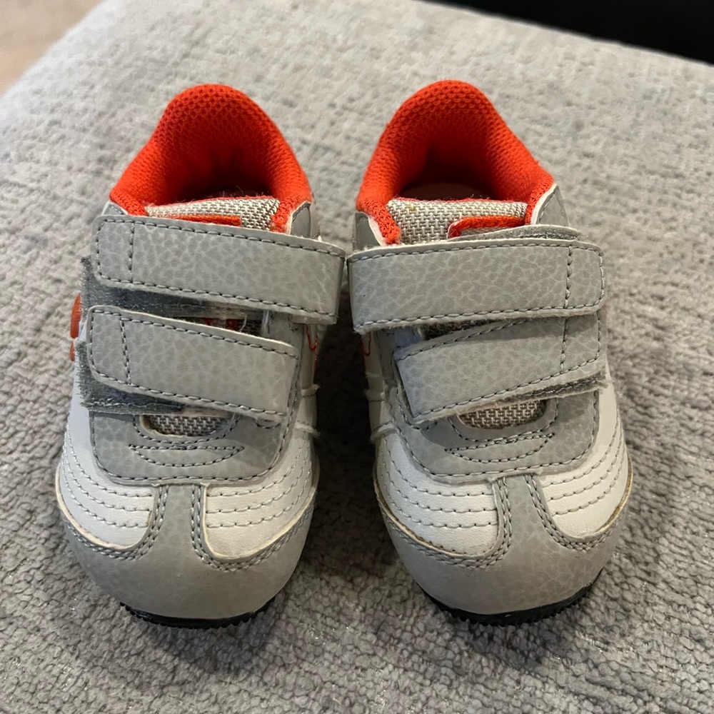Puma Baby Light Up Sneakers, 12-18 months (like new!)